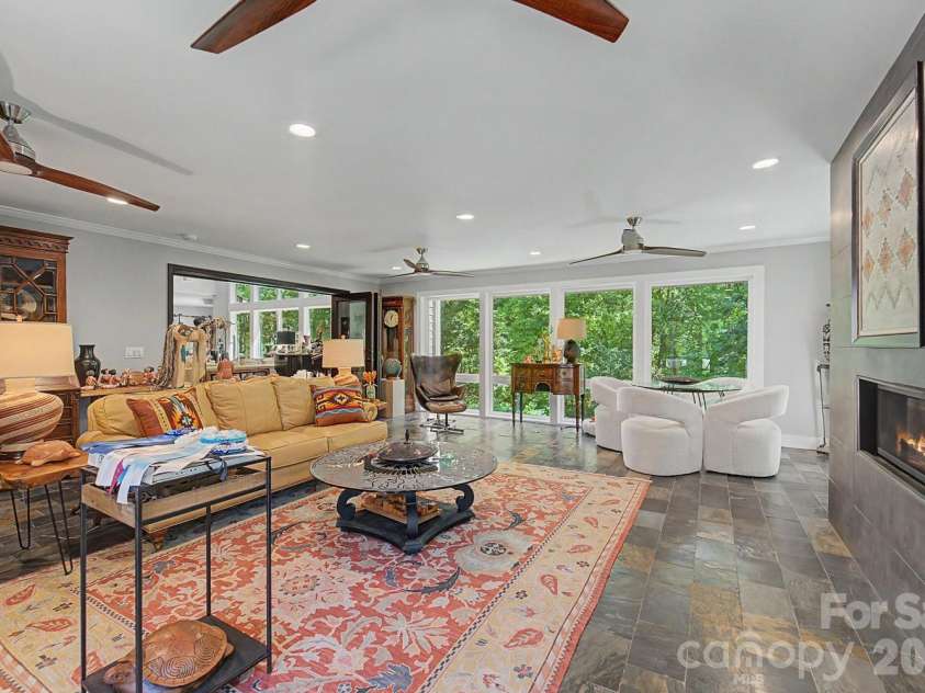 625 Echo Valley Drive, Bryson City, NC 28713.  MLS# CAR4422570, YatesRealty ID 49479. 