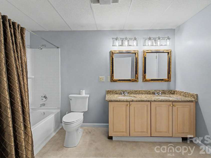 625 Echo Valley Drive, Bryson City, NC 28713.  MLS# CAR4422570, YatesRealty ID 49479. 