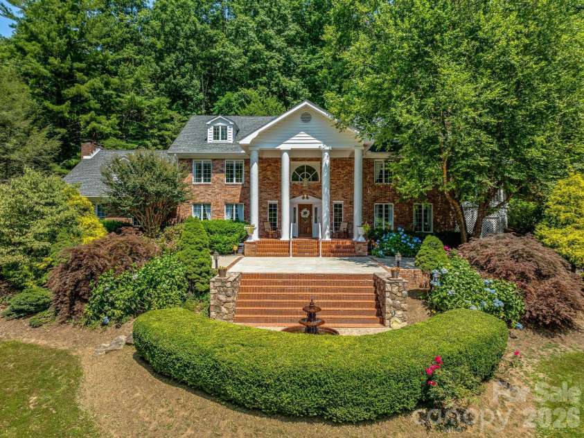 163 Northern Lights Lane, Hendersonville, NC 28739.  MLS# CAR4358817, YatesRealty ID 4948. 