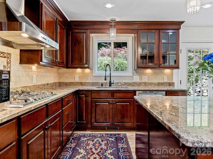 163 Northern Lights Lane, Hendersonville, NC 28739.  MLS# CAR4358817, YatesRealty ID 4948. 