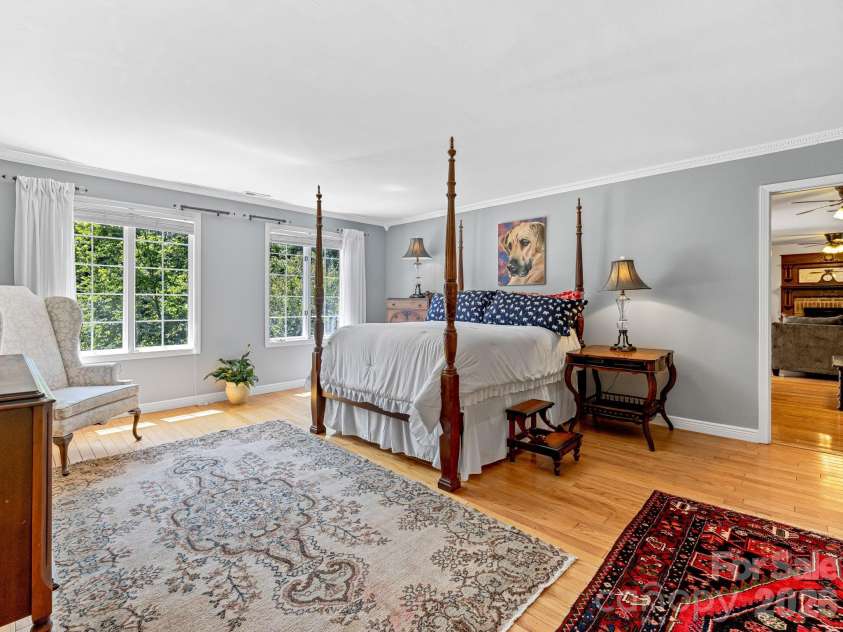 163 Northern Lights Lane, Hendersonville, NC 28739.  MLS# CAR4358817, YatesRealty ID 4948. 