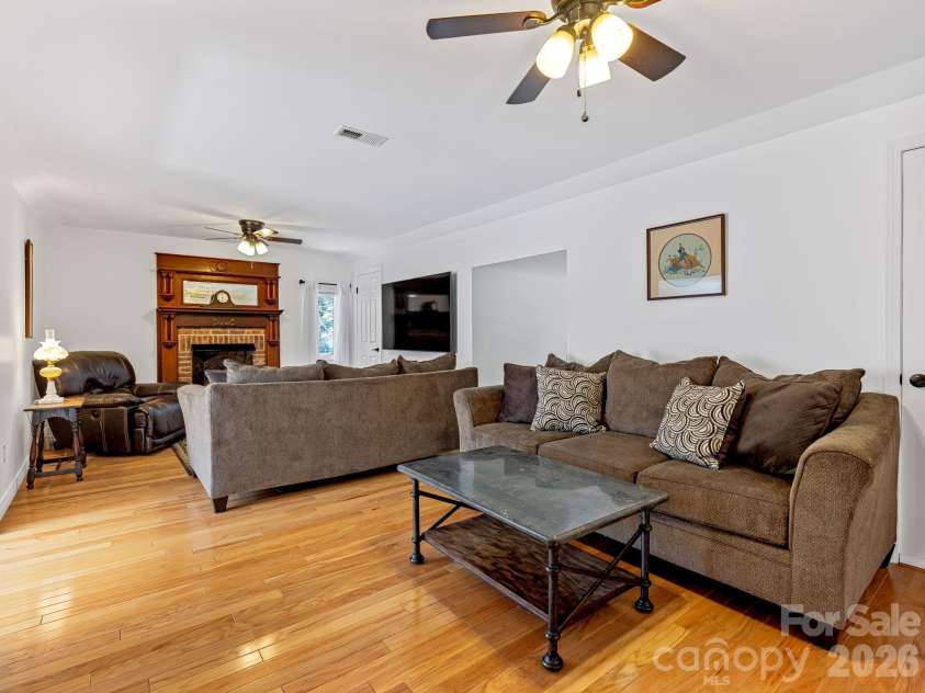 163 Northern Lights Lane, Hendersonville, NC 28739.  MLS# CAR4358817, YatesRealty ID 4948. 