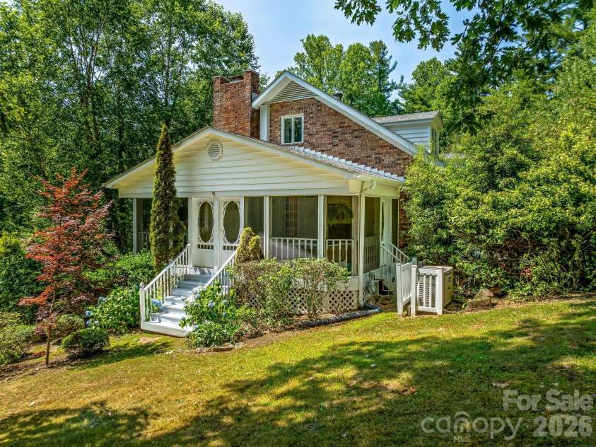 163 Northern Lights Lane, Hendersonville, NC 28739.  MLS# CAR4358817, YatesRealty ID 4948. 