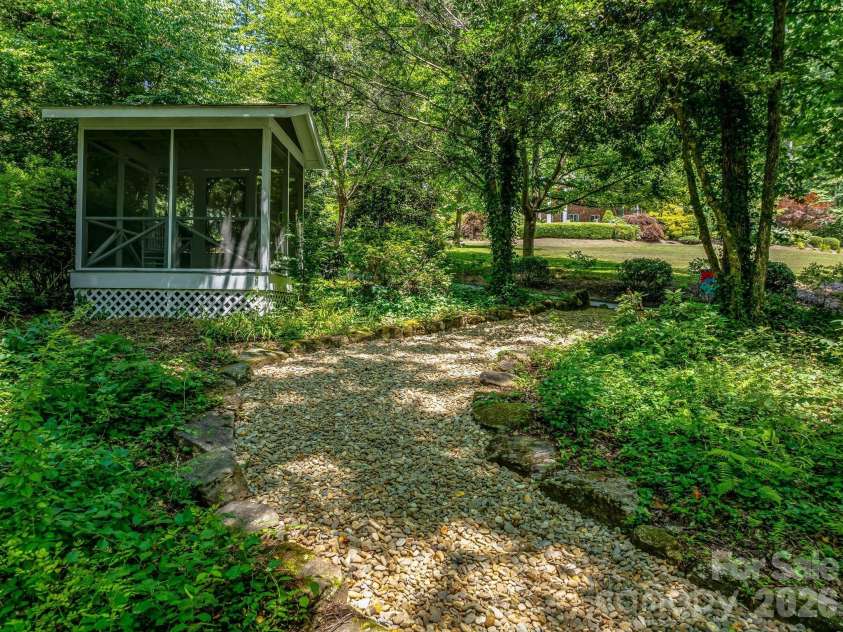 163 Northern Lights Lane, Hendersonville, NC 28739.  MLS# CAR4358817, YatesRealty ID 4948. 
