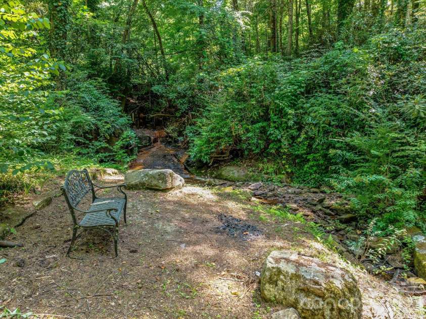 163 Northern Lights Lane, Hendersonville, NC 28739.  MLS# CAR4358817, YatesRealty ID 4948. 