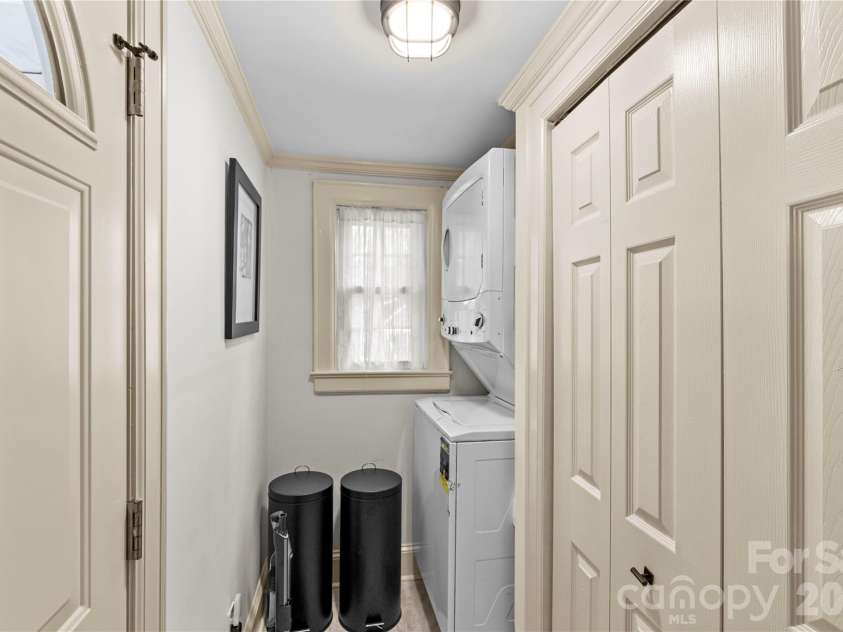 1707 Club Road, Charlotte, NC 28205.  MLS# CAR4422681, YatesRealty ID 49482. 