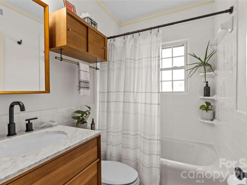 1707 Club Road, Charlotte, NC 28205.  MLS# CAR4422681, YatesRealty ID 49482. 