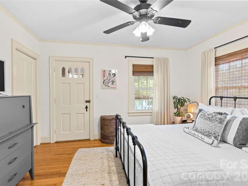 1707 Club Road, Charlotte, NC 28205.  MLS# CAR4422681, YatesRealty ID 49482. 