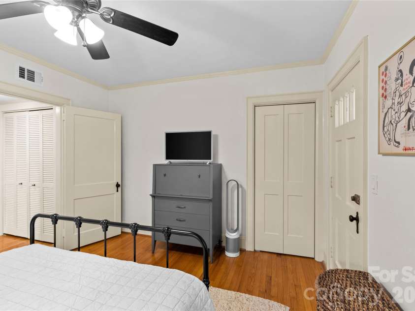 1707 Club Road, Charlotte, NC 28205.  MLS# CAR4422681, YatesRealty ID 49482. 