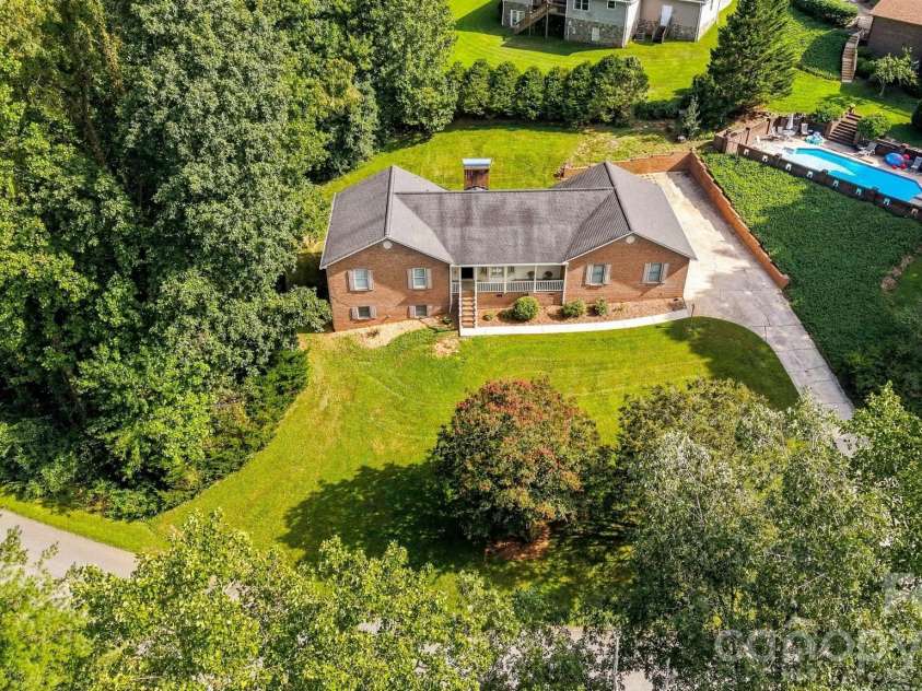 107 Timberline Drive, Morganton, NC 28655.  MLS# CAR4417249, YatesRealty ID 49486. 