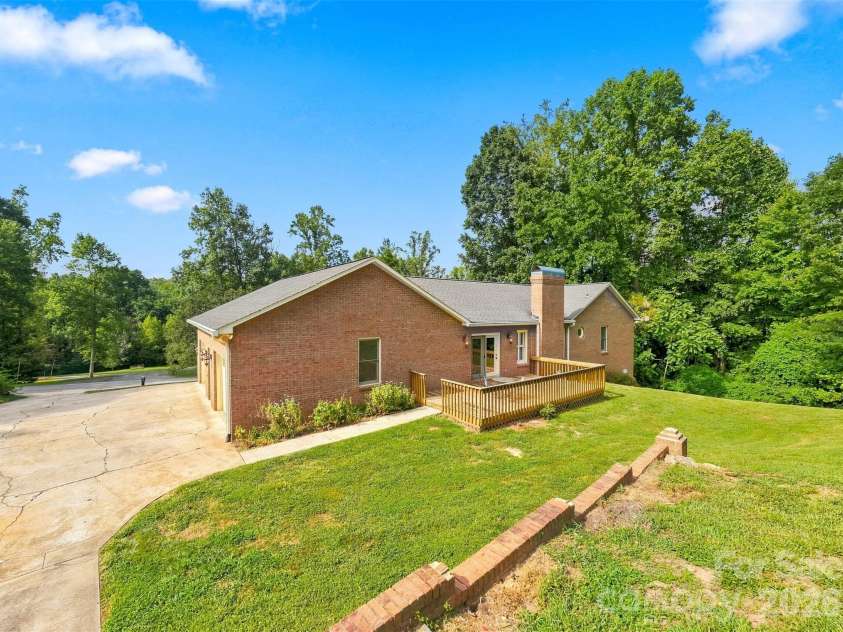 107 Timberline Drive, Morganton, NC 28655.  MLS# CAR4417249, YatesRealty ID 49486. 