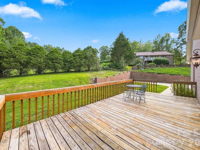 107 Timberline Drive, Morganton, NC 28655.  MLS# CAR4417249, YatesRealty ID 49486. 
