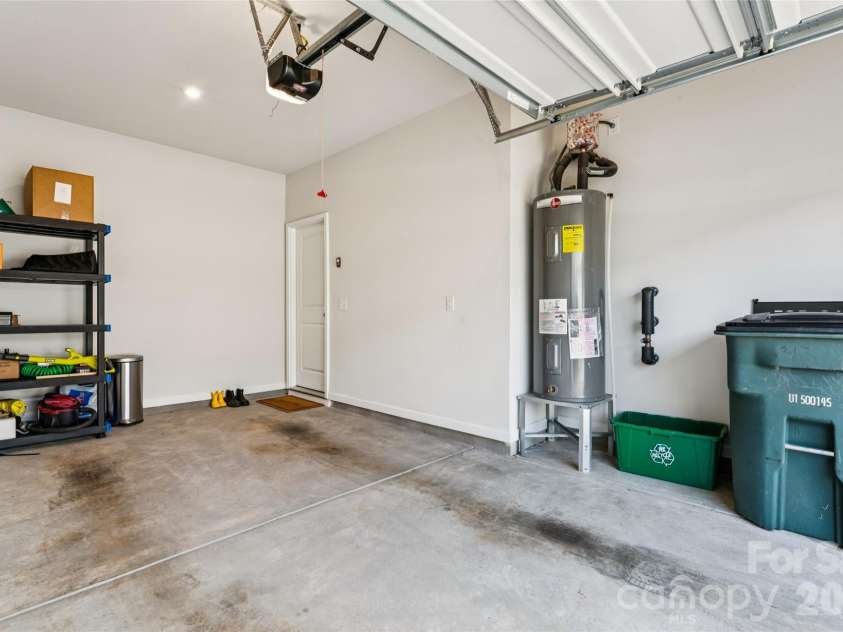 3132 Hutton Gardens Lane, Charlotte, NC 28269.  MLS# CAR4422591, YatesRealty ID 49489. Garage