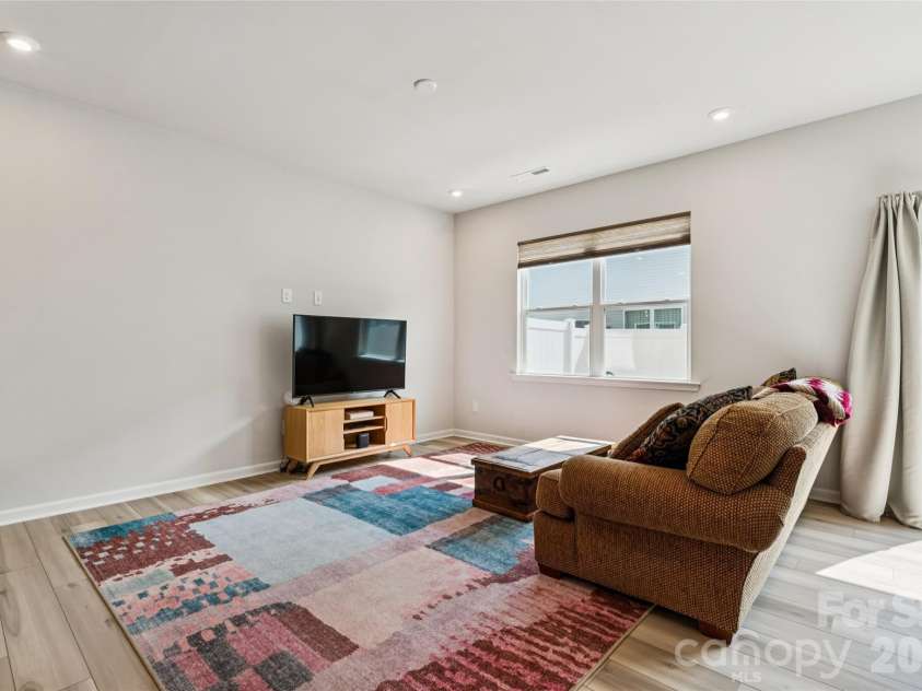 3132 Hutton Gardens Lane, Charlotte, NC 28269.  MLS# CAR4422591, YatesRealty ID 49489. Living Room