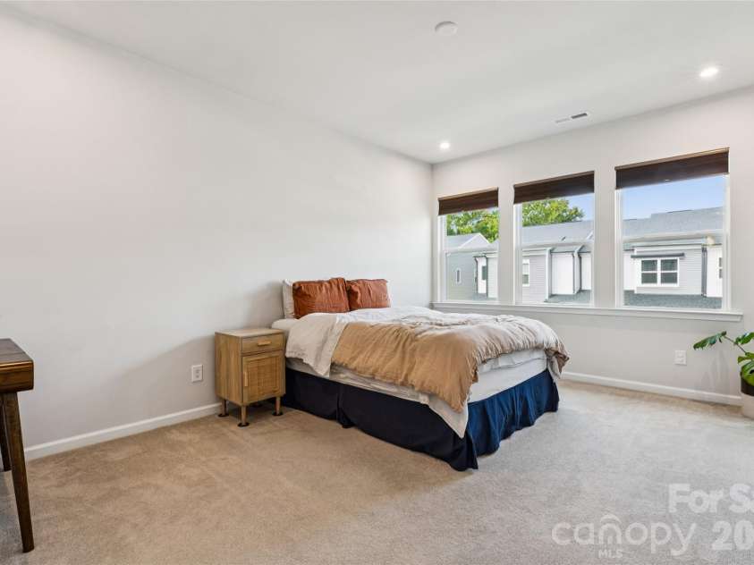 3132 Hutton Gardens Lane, Charlotte, NC 28269.  MLS# CAR4422591, YatesRealty ID 49489. Primary Bedroom