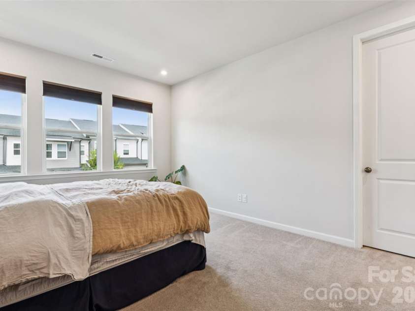 3132 Hutton Gardens Lane, Charlotte, NC 28269.  MLS# CAR4422591, YatesRealty ID 49489. Primary Bedroom