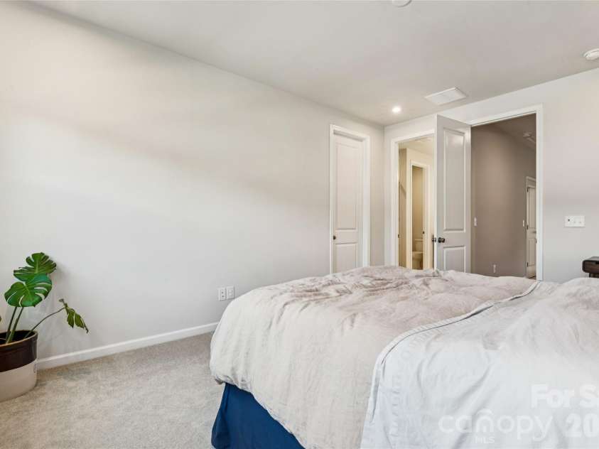 3132 Hutton Gardens Lane, Charlotte, NC 28269.  MLS# CAR4422591, YatesRealty ID 49489. Primary Bedroom