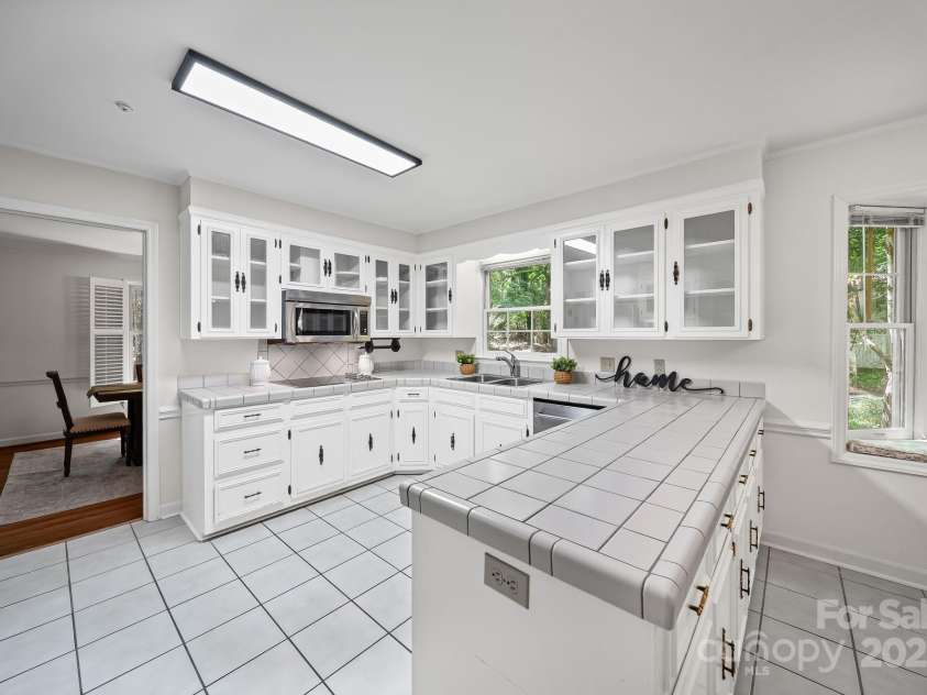 1676 Partridge Circle, Lancaster, SC 29720.  MLS# CAR4296383, YatesRealty ID 4949. Kitchen