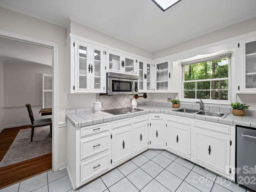 1676 Partridge Circle, Lancaster, SC 29720.  MLS# CAR4296383, YatesRealty ID 4949. Kitchen