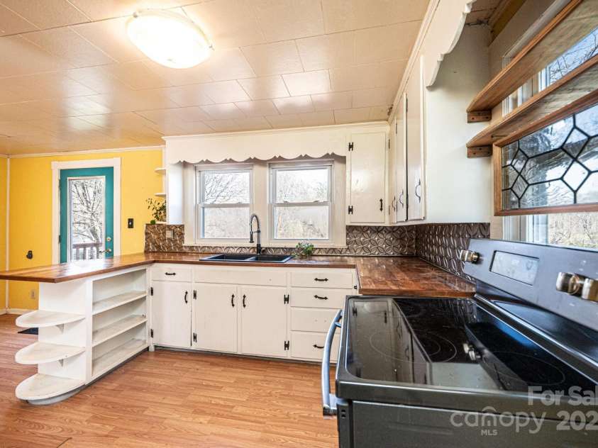 4010 LittleJohn Church Road, Lenoir, NC 28645.  MLS# CAR4235079, YatesRealty ID 4949. 