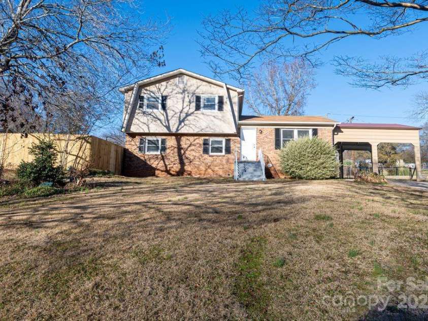 4420 Coachwood Lane, Gastonia, NC 28056.  MLS# CAR4330868, YatesRealty ID 4949. 