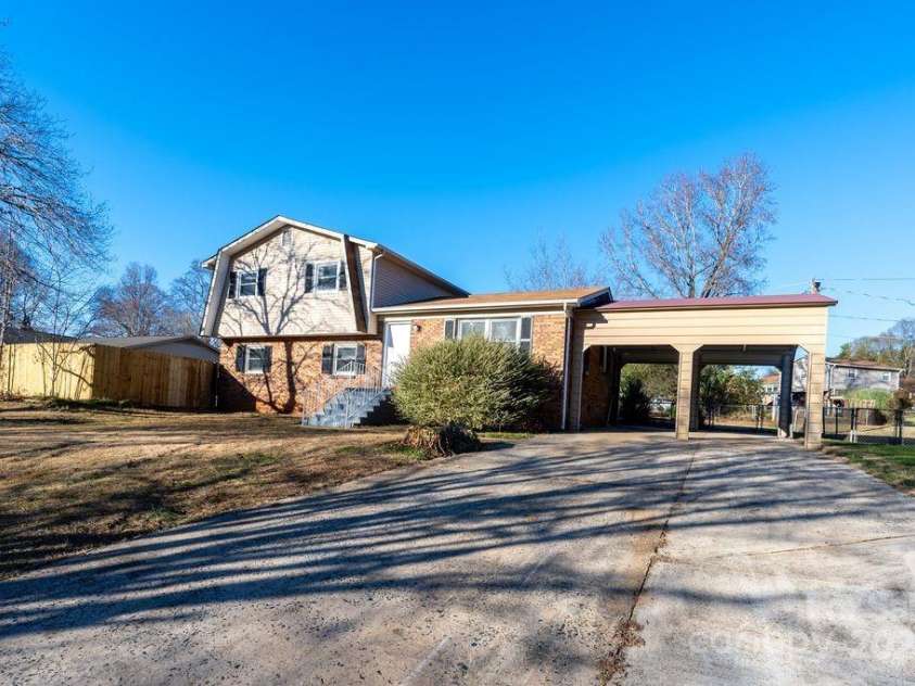 4420 Coachwood Lane, Gastonia, NC 28056.  MLS# CAR4330868, YatesRealty ID 4949. 