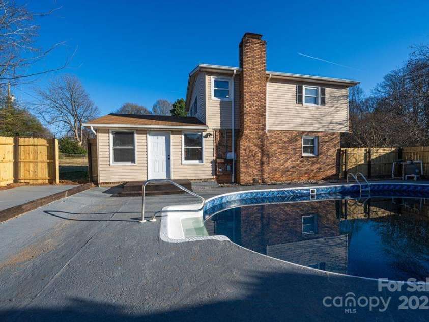 4420 Coachwood Lane, Gastonia, NC 28056.  MLS# CAR4330868, YatesRealty ID 4949. 