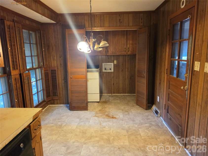 7616 Christie Lane, Charlotte, NC 28217.  MLS# CAR4422699, YatesRealty ID 49491. 