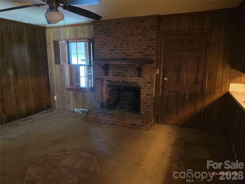 7616 Christie Lane, Charlotte, NC 28217.  MLS# CAR4422699, YatesRealty ID 49491. 