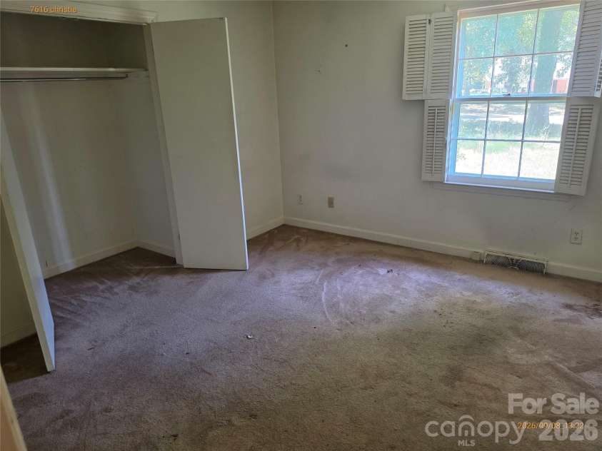 7616 Christie Lane, Charlotte, NC 28217.  MLS# CAR4422699, YatesRealty ID 49491. 