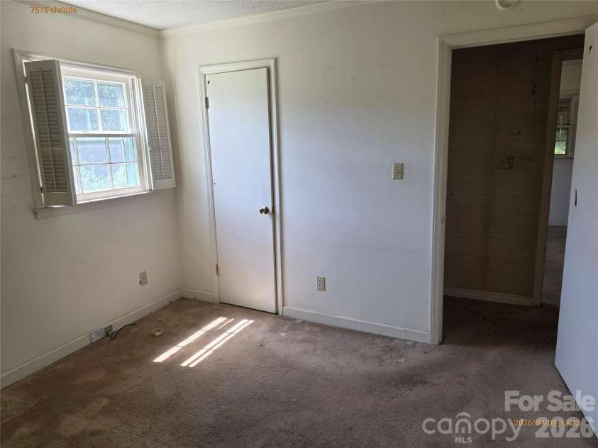 7616 Christie Lane, Charlotte, NC 28217.  MLS# CAR4422699, YatesRealty ID 49491. 