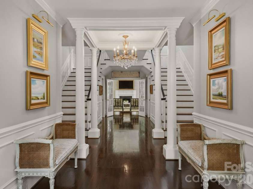 2611 Oakmeade Drive, Charlotte, NC 28270.  MLS# CAR4416855, YatesRealty ID 49493. Front hallway