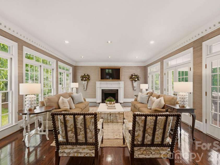 2611 Oakmeade Drive, Charlotte, NC 28270.  MLS# CAR4416855, YatesRealty ID 49493. Great room