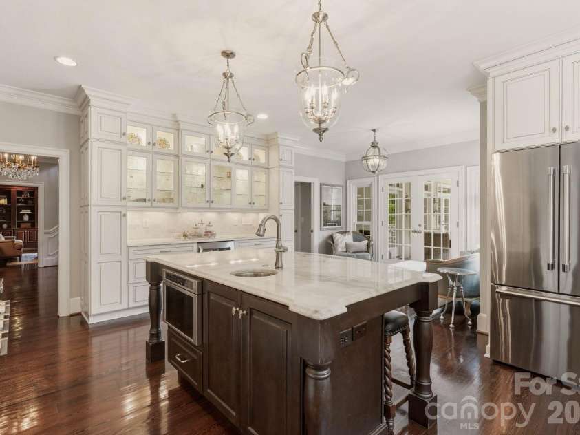 2611 Oakmeade Drive, Charlotte, NC 28270.  MLS# CAR4416855, YatesRealty ID 49493. Kitchen