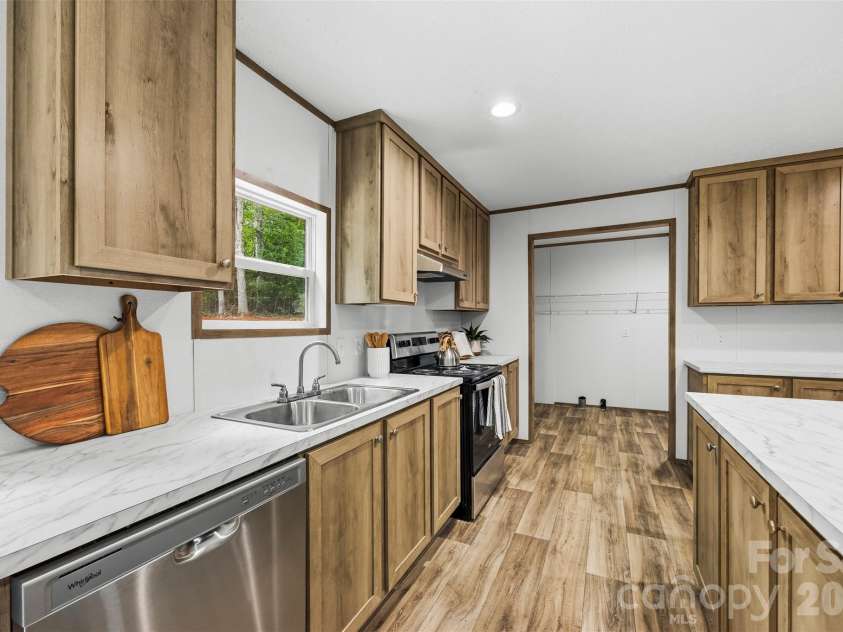 1280 Forest Ridge Road, Bessemer City, NC 28016.  MLS# CAR4422357, YatesRealty ID 49495. 