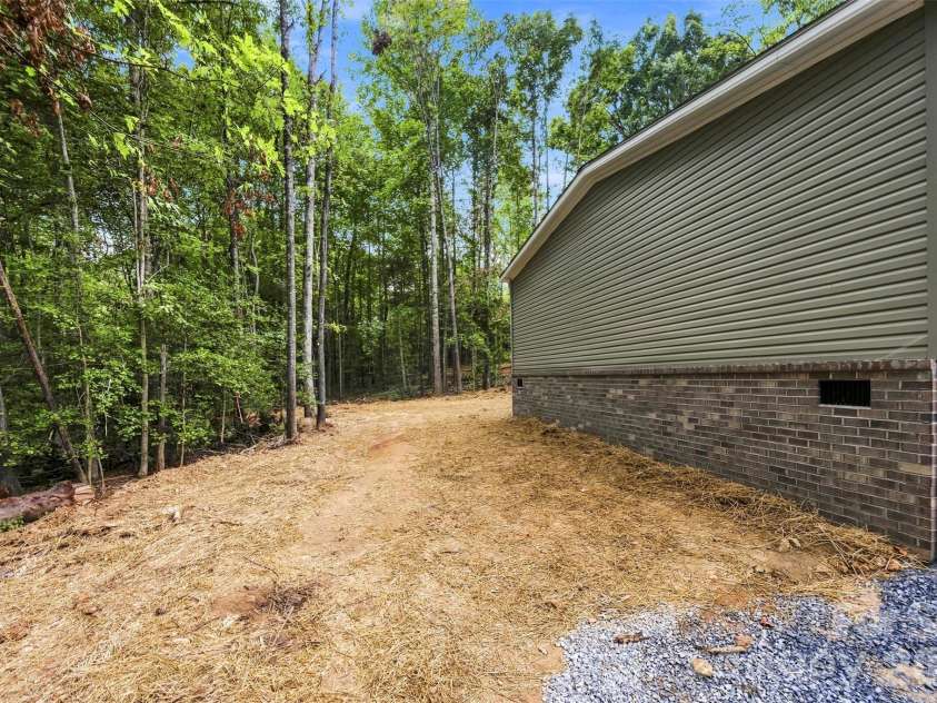 1280 Forest Ridge Road, Bessemer City, NC 28016.  MLS# CAR4422357, YatesRealty ID 49495. 