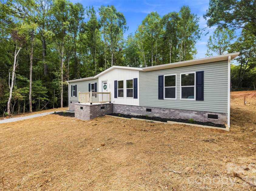 1280 Forest Ridge Road, Bessemer City, NC 28016.  MLS# CAR4422357, YatesRealty ID 49495. 