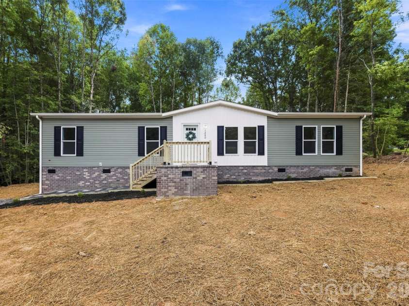 1280 Forest Ridge Road, Bessemer City, NC 28016.  MLS# CAR4422357, YatesRealty ID 49495. 