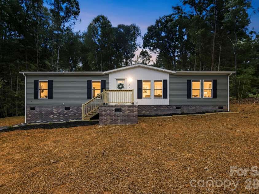 1280 Forest Ridge Road, Bessemer City, NC 28016.  MLS# CAR4422357, YatesRealty ID 49495. 