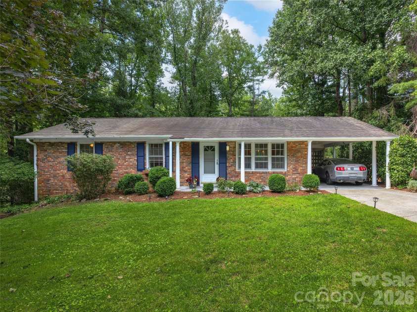 921 Indian Hill Road, Hendersonville, NC 28791.  MLS# CAR4421924, YatesRealty ID 49496. 