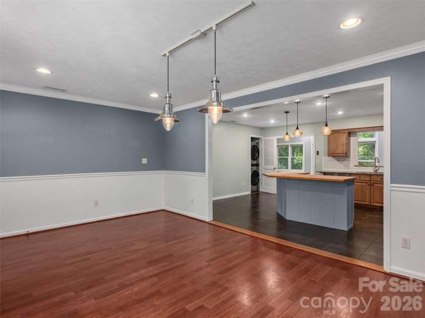921 Indian Hill Road, Hendersonville, NC 28791.  MLS# CAR4421924, YatesRealty ID 49496. 