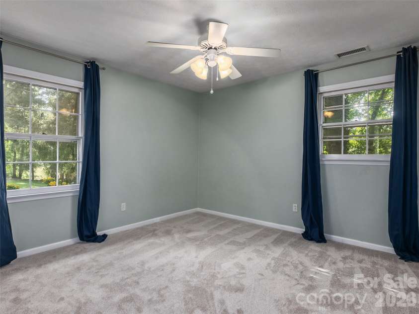 921 Indian Hill Road, Hendersonville, NC 28791.  MLS# CAR4421924, YatesRealty ID 49496. 