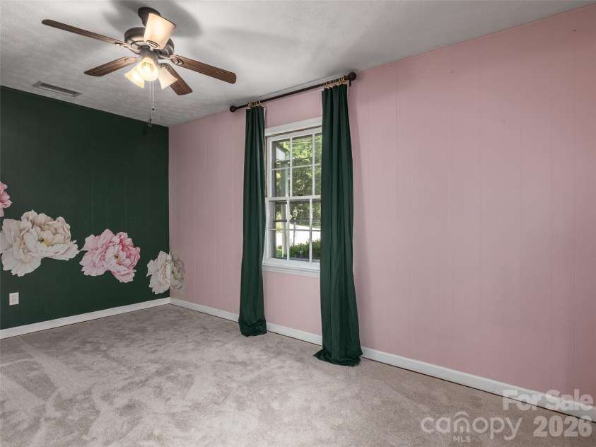 921 Indian Hill Road, Hendersonville, NC 28791.  MLS# CAR4421924, YatesRealty ID 49496. 