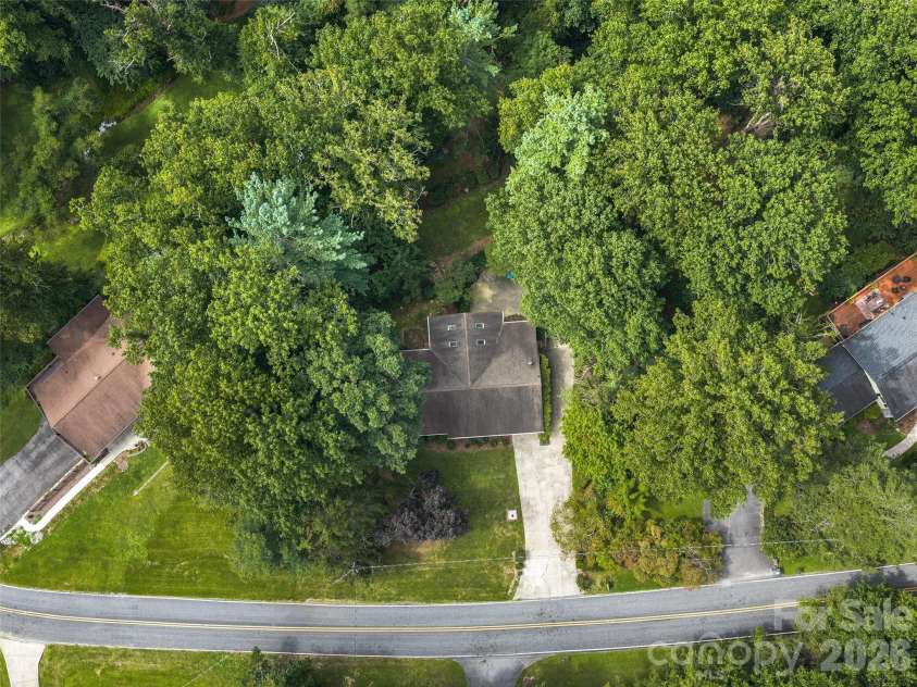 921 Indian Hill Road, Hendersonville, NC 28791.  MLS# CAR4421924, YatesRealty ID 49496. 
