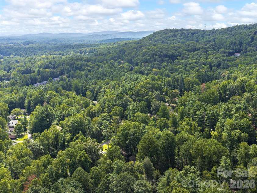 921 Indian Hill Road, Hendersonville, NC 28791.  MLS# CAR4421924, YatesRealty ID 49496. 