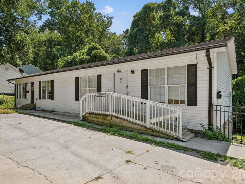 227/229 Pethel Street, Kannapolis, NC 28081.  MLS# CAR4418623, YatesRealty ID 49498. 227/229 Pethel St