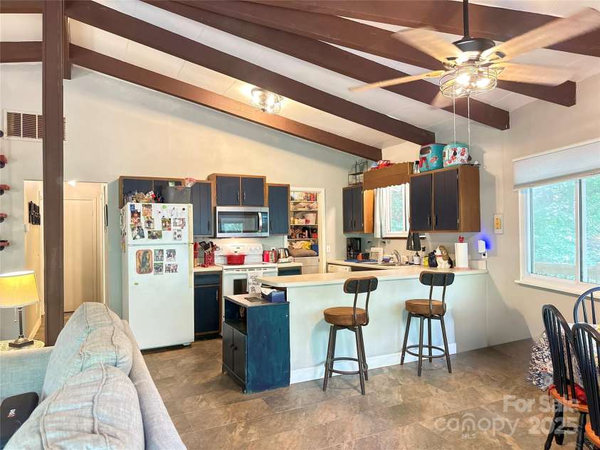 171 Windy Hill Drive, Franklin, NC 28734.  MLS# CAR4278856, YatesRealty ID 495. 