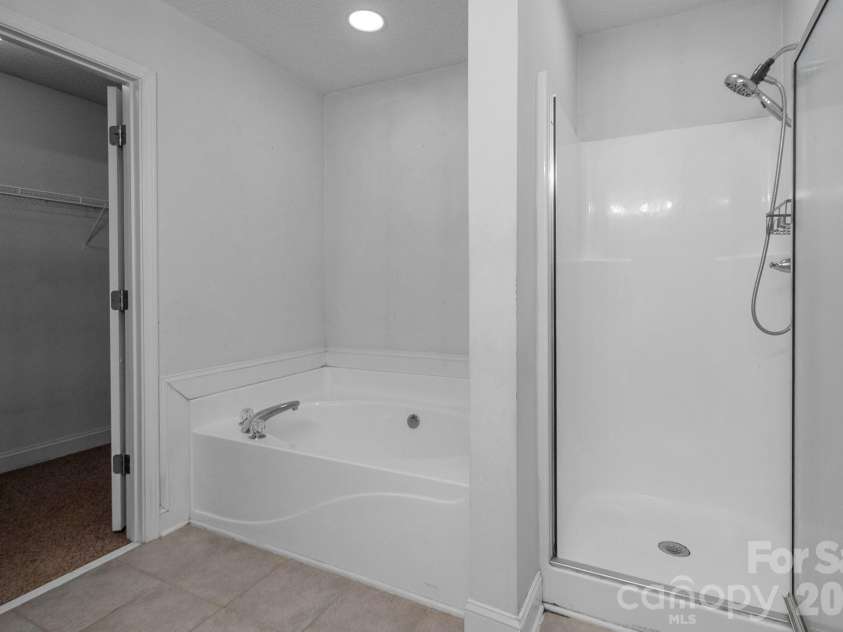 2984 Daffodil Court, Gastonia, NC 28054.  MLS# CAR4337455, YatesRealty ID 4950. 