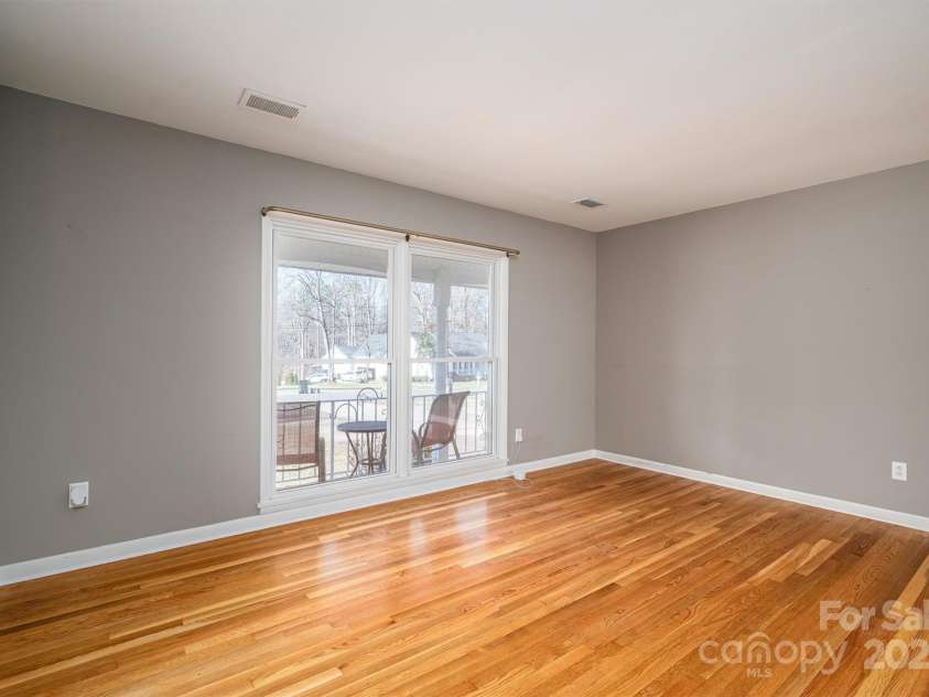 9026 Longview Drive, Charlotte, NC 28214.  MLS# CAR4226827, YatesRealty ID 4950. 