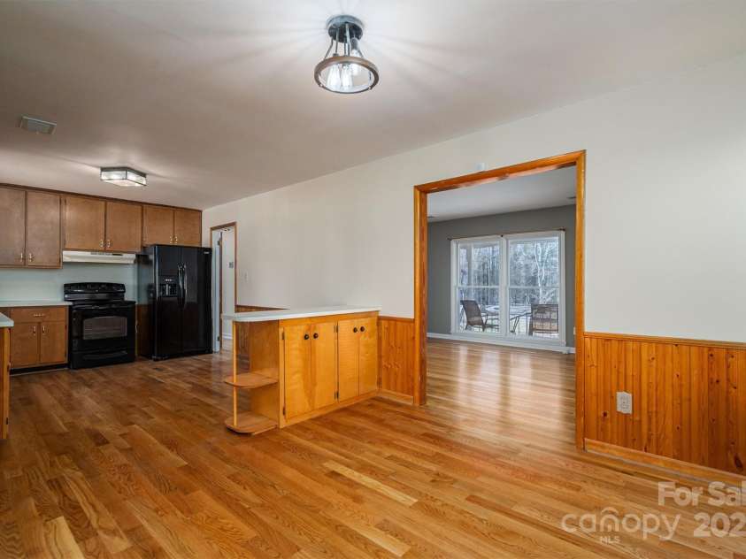 9026 Longview Drive, Charlotte, NC 28214.  MLS# CAR4226827, YatesRealty ID 4950. 